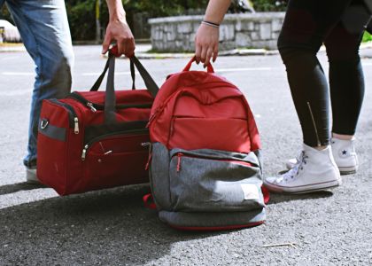 Necessaires ou Bolsas de Viagem  Casa do Bordado Servio Itens Promocionais  D um toque exclusivo s suas necessaires com bordados personalizados.  Necessaires ou Bolsas de Viagem, casa do bordado, bordado personalizado, bordado eletronico, Necessaires ou Bolsas de Viagem personalizado Casa do Bordado Ribeiro Preto